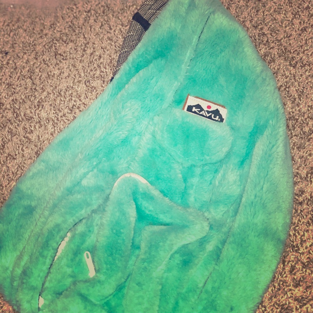 Fuzzy light blue Kavu bag